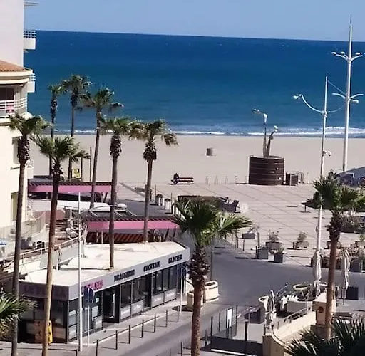 T2 Vue Terrasse Sud 50m Canet-plage Апартаменты *