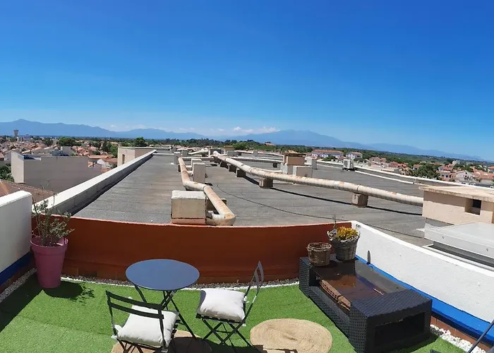 T2 Vue Terrasse Sud 50m Canet-plage Апартаменты *